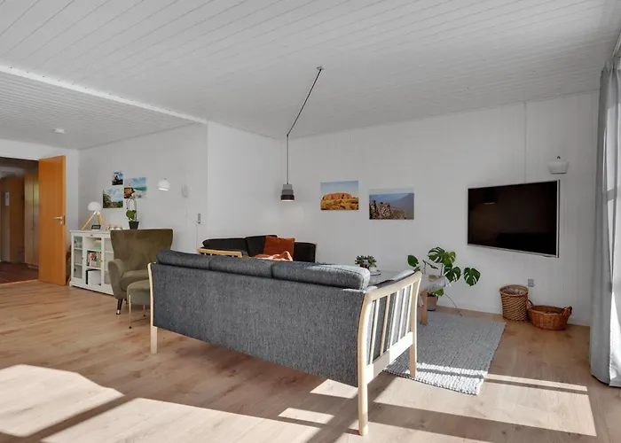 Vakantiehuis Harpa - 2-5km From The Sea By Interhome